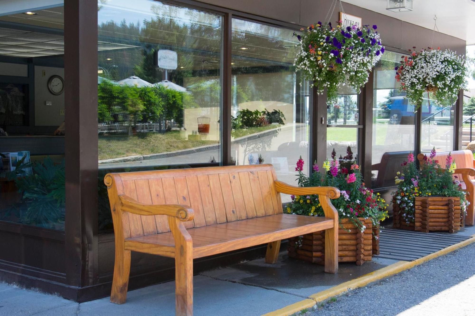 Tonquin Hotel 3*