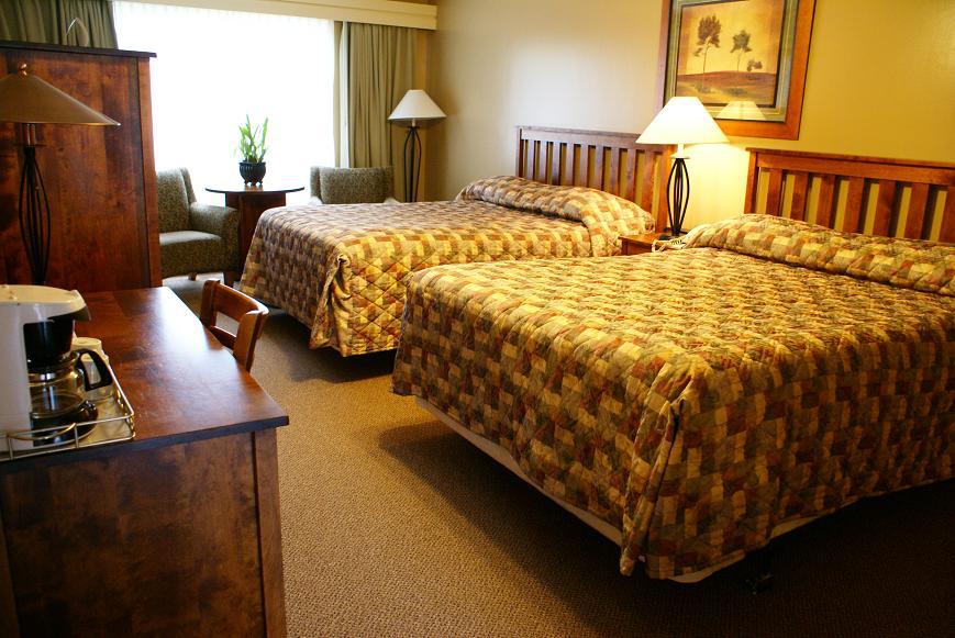 Tonquin Hotel 3*